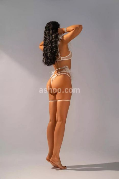 Исследуем мир 'девушек на час' без прелюдий: реальность, ожидания и нюансы